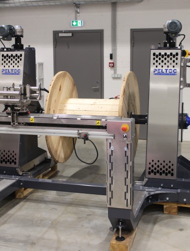 Cable, pipe, rope winder to drums
